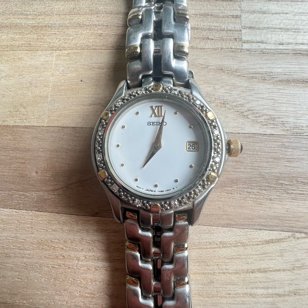 Seiko Diamond Vintage Ladies Watch Two-Tone Bracelet White Dial Date NEW BATTERY
